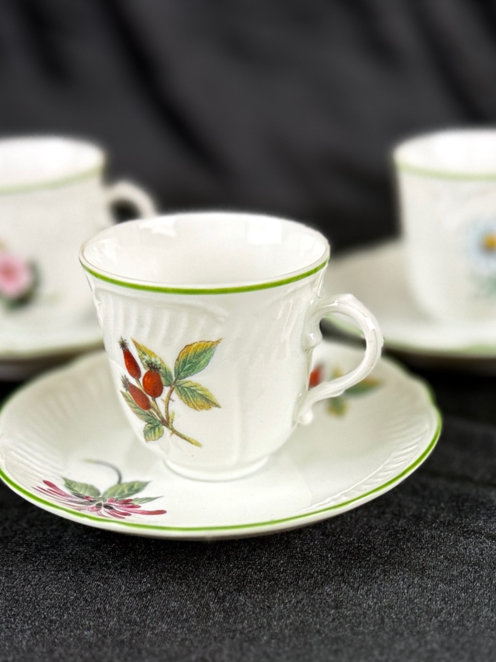 1990s Richard Ginori 3 sets Demitasse Cups and Saucers Le Porcellane di Laveno